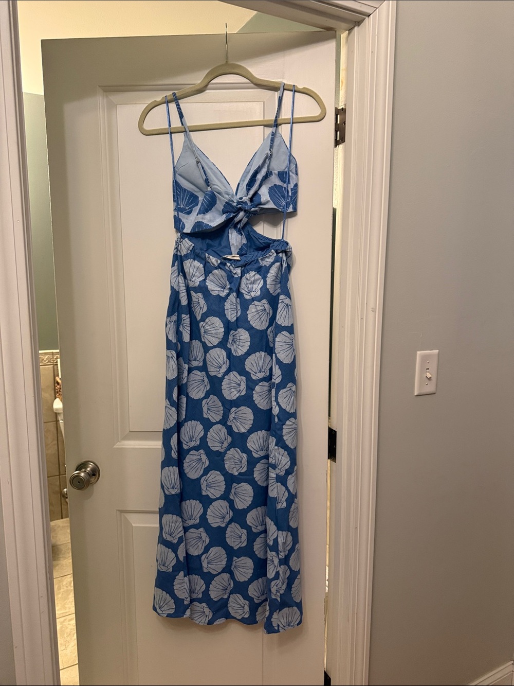Julia Slip Cutout Maxi - Picture 7 of 8